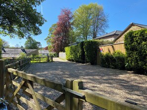 Cottage | Property grounds - Le Petit Glen (Lyme Regis)