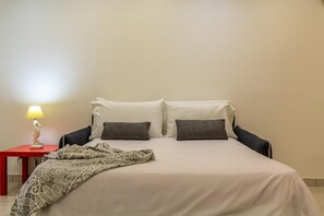 6 Schlafzimmer, Bügeleisen/Bügelbrett, kostenloses WLAN, Bettwäsche