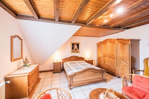 2 Schlafzimmer, Bügeleisen/Bügelbrett, WLAN, Bettwäsche