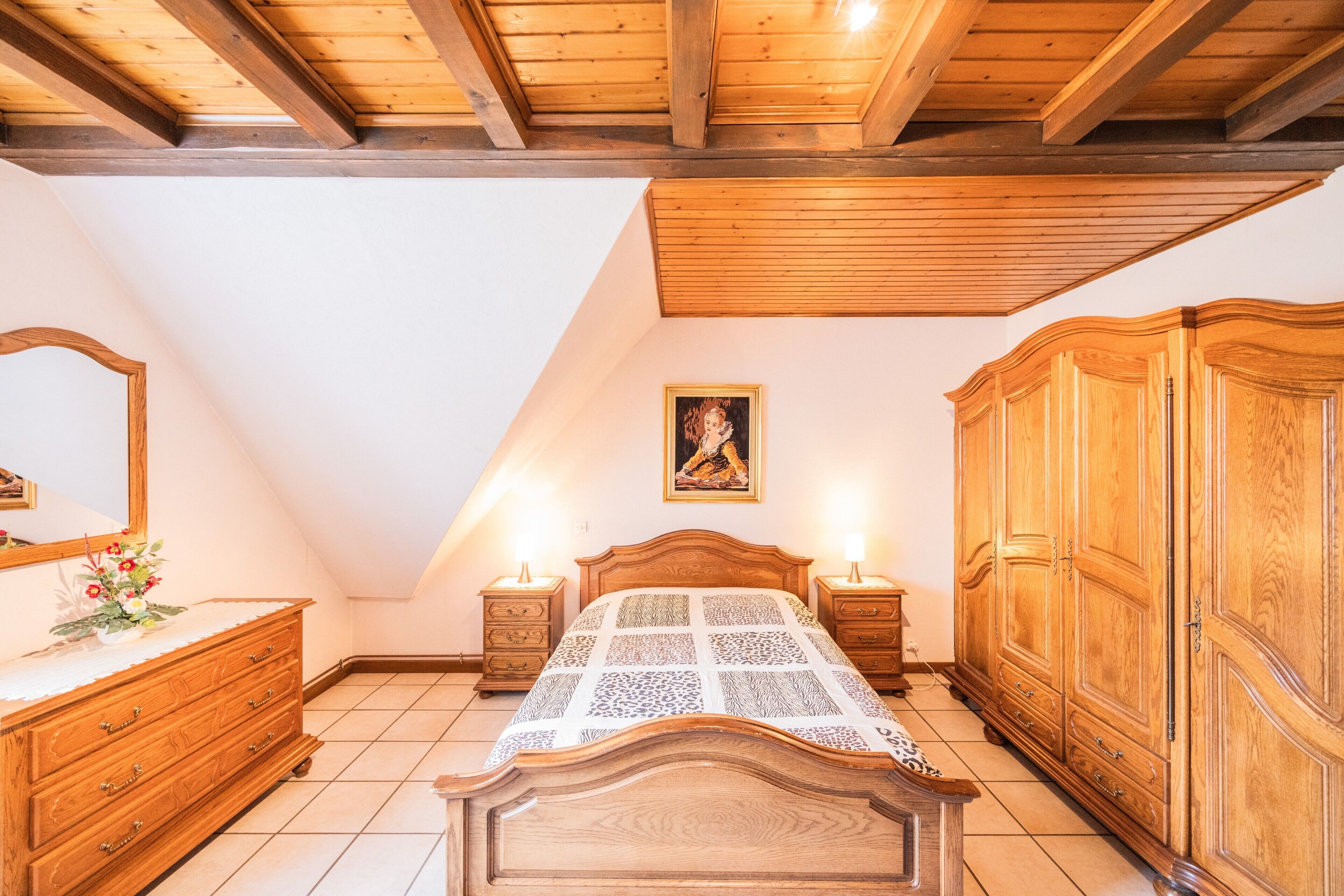 2 habitaciones, tabla de planchar con plancha, wifi y ropa de cama 