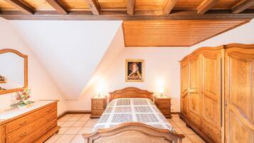 2 habitaciones, tabla de planchar con plancha, wifi y ropa de cama