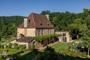 Exterior - DOMAINE6ha - EXCEPTIONAL VIEW OVER BEYNAC CASTELNAUD AND MARQUEYSSAC SWIMMING POOL 5X15 (Vézac)
