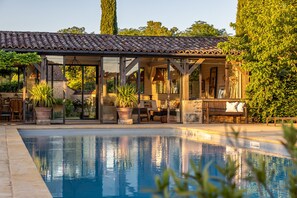 Outdoor pool - DOMAINE6ha - EXCEPTIONAL VIEW OVER BEYNAC CASTELNAUD AND MARQUEYSSAC SWIMMING POOL 5X15 (Vézac)