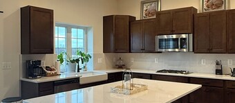 The Resurgence at Nokesville - A 5 Bedrooms on 10 acres Modern Luxury Retreat