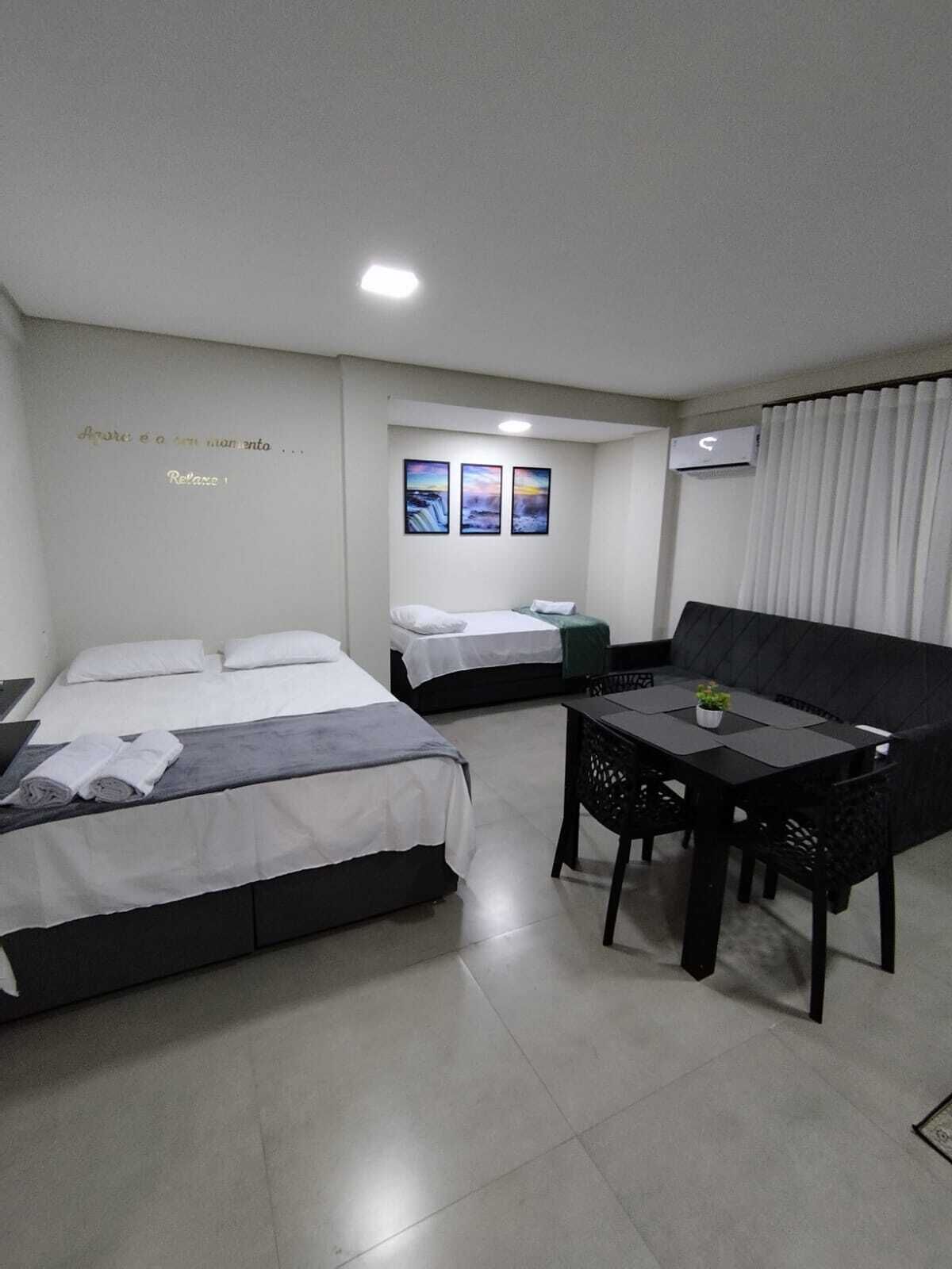 City Apartment | Hypo-allergenic bedding, free WiFi, bed sheets