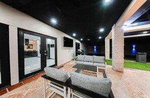 Interior - El canalito (Miami)