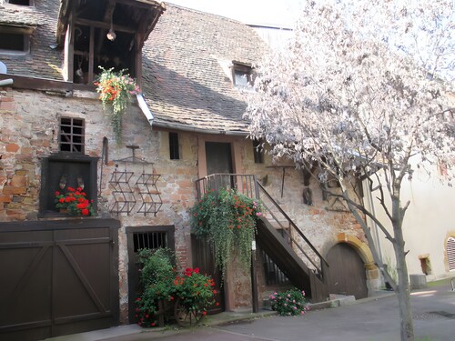 Cour Du Weinhof - Bartholdi Room with Shared Terrace and Wi-Fi