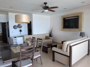 TV - 3 Bdm 2 Storey Penthouse Palapa Ocean View (Bajos de Chila)