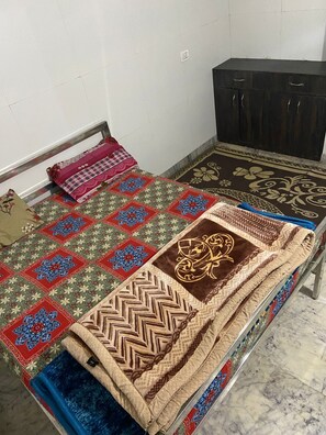 2 bedrooms, WiFi - Usethis space to grab a guest'stoattractions or suitability(like family-friendly (Vrindavan)