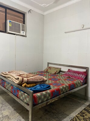 2 bedrooms, WiFi - Usethis space to grab a guest'stoattractions or suitability(like family-friendly (Vrindavan)