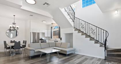 Modern gated 4bedroom 2bath unit in Los Angeles by Universal Studio & Hollywood