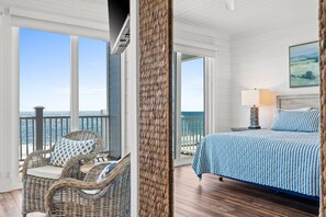 4 bedrooms, iron/ironing board, WiFi, bed sheets - Sailaway Sister- Waterfront & Pet Friendly (Port St. Joe)
