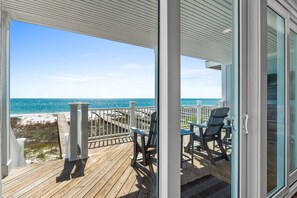Terrace/patio - Sailaway Sister- Waterfront & Pet Friendly (Port St. Joe)