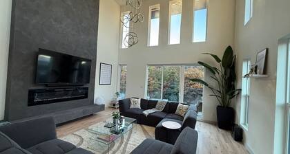 Massive Boutique Creative Home • Downtown Dallas