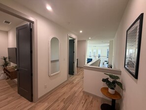 Interior - Massive Boutique Creative Home • Downtown Dallas (Dallas)