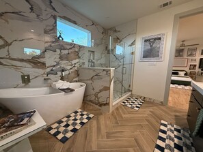 Bathroom - Massive Boutique Creative Home • Downtown Dallas (Dallas)