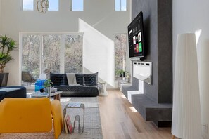 TV, peis og stereoanlegg