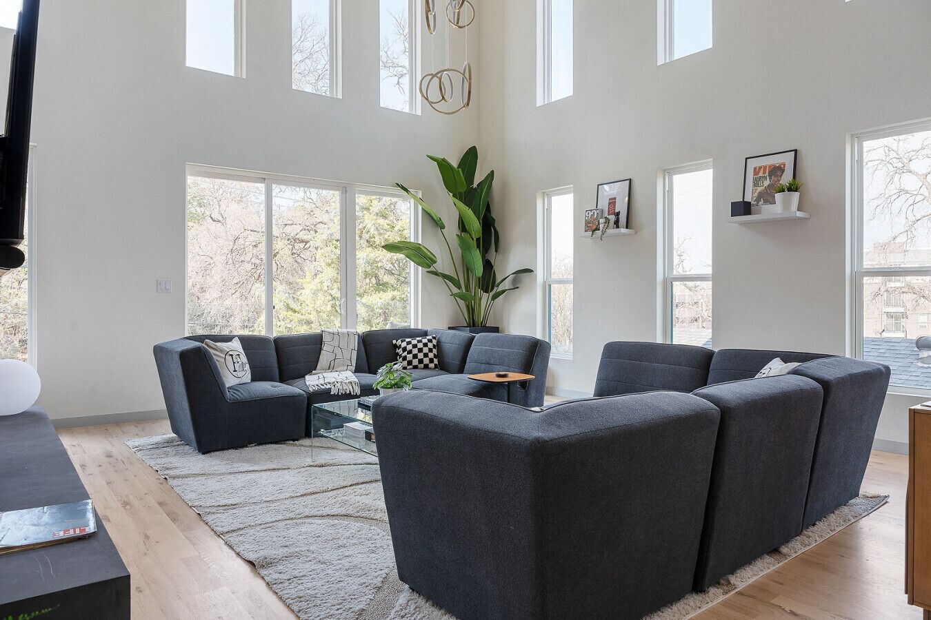TV, fireplace, stereo