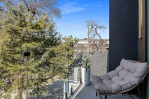 Property grounds - Ultra-Spacious Boutique Retreat in Downtown Dallas (Dallas)