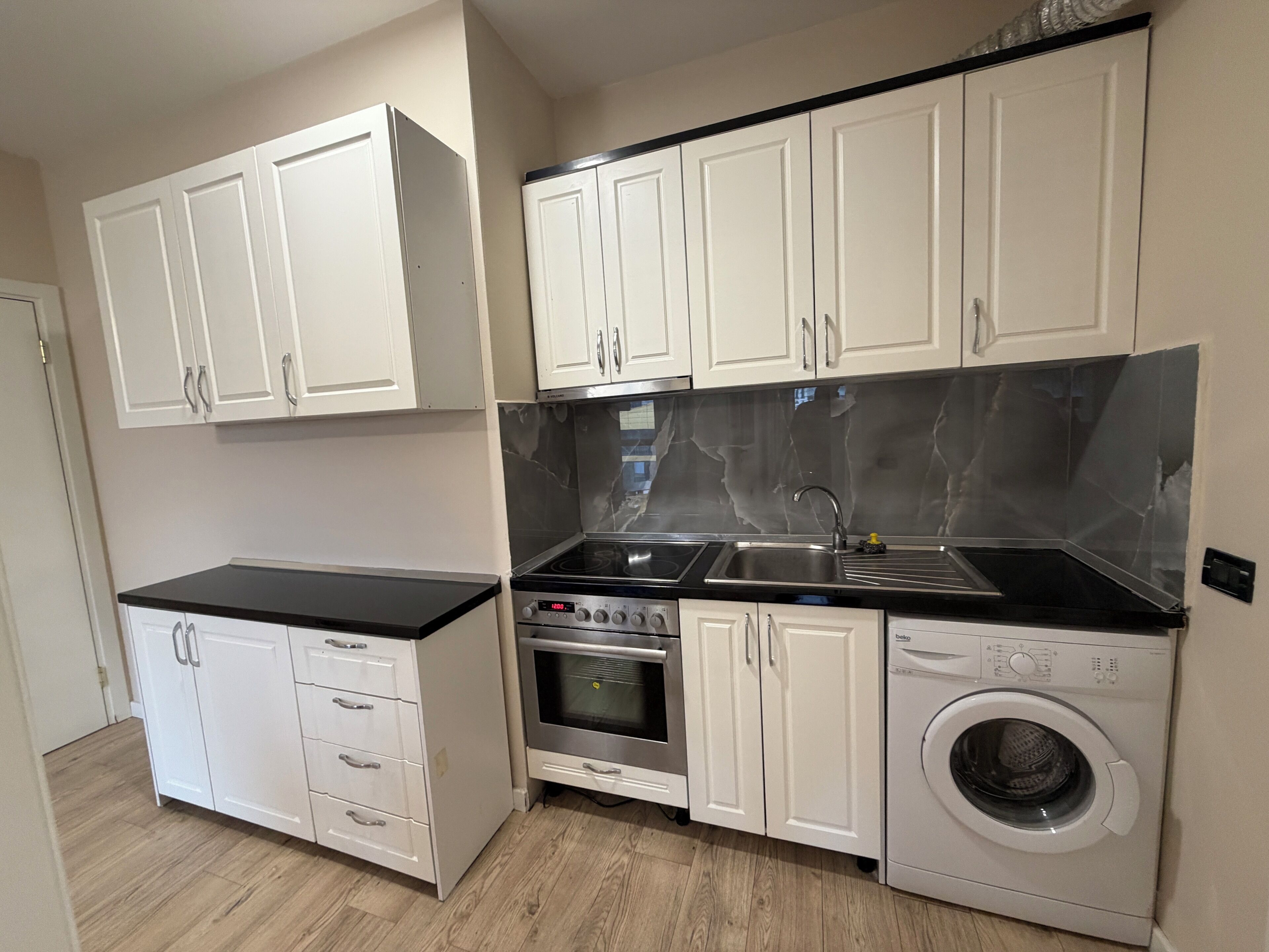 Comfort Apartment, City View | Private kitchen