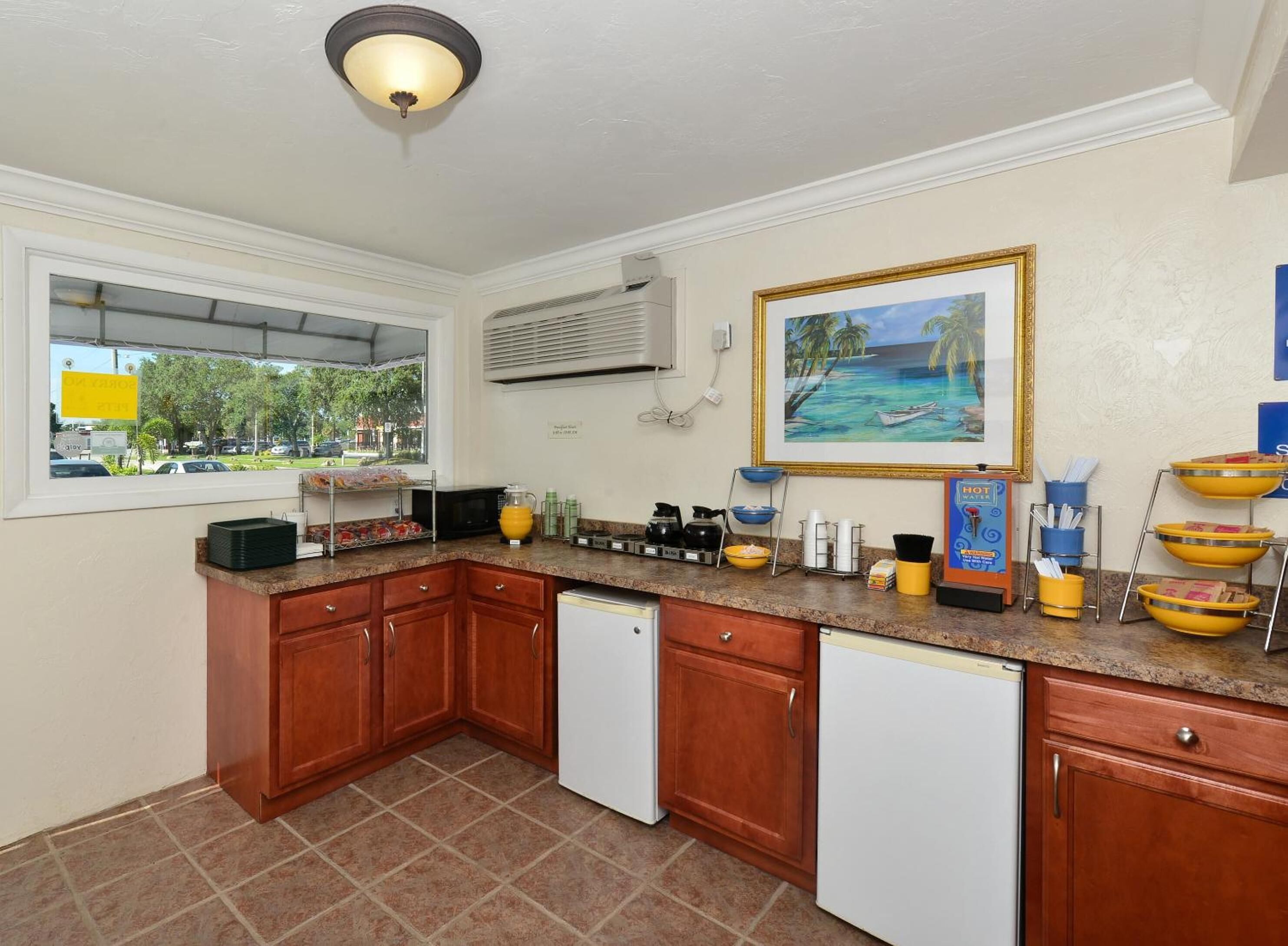 Enjoy Relaxation In Family-friendly Room Near Ellenton Premium Outlet - 5.1miles - Ellenton, FL