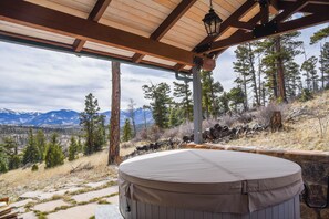 Terrace/patio - Bobcat Peak- Luxury home on Bobcat Pass (Red River)