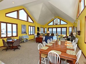 Dining - Oceanfront Stay in North Bethany Beach w/ Elevator (North Bethany Beach)