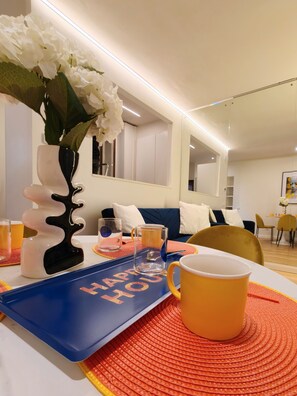 Interior - Milan Porta Venezia Chic Liberty Flat: Wifi, AC & Metro (Milano)