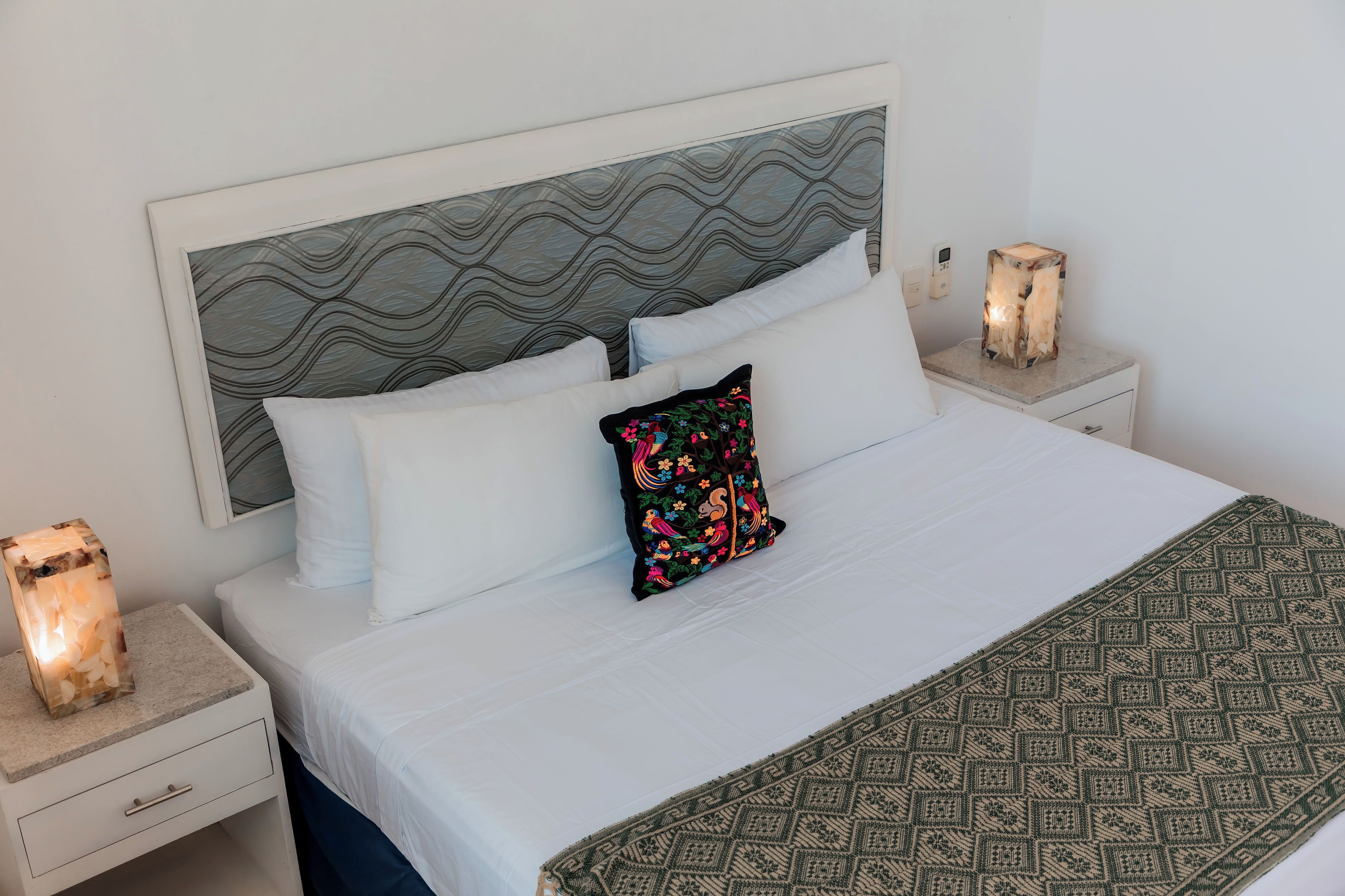 Comfort Studio Suite, 1 King Bed, Private Bathroom