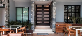 Mojarra Condo Boutique
