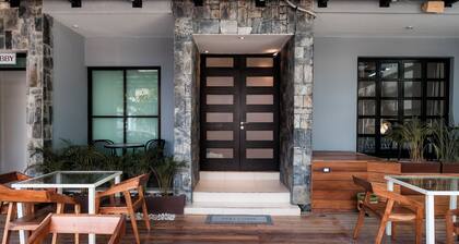 Mojarra Condo Boutique