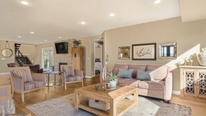 House (Multiple Bedrooms) | Interior - Sleeps 18, 2 Homes Vineyard Estate + Pool + Spa + Outdoor Dining Minutes to Templeton and Paso Robles (Templeton)