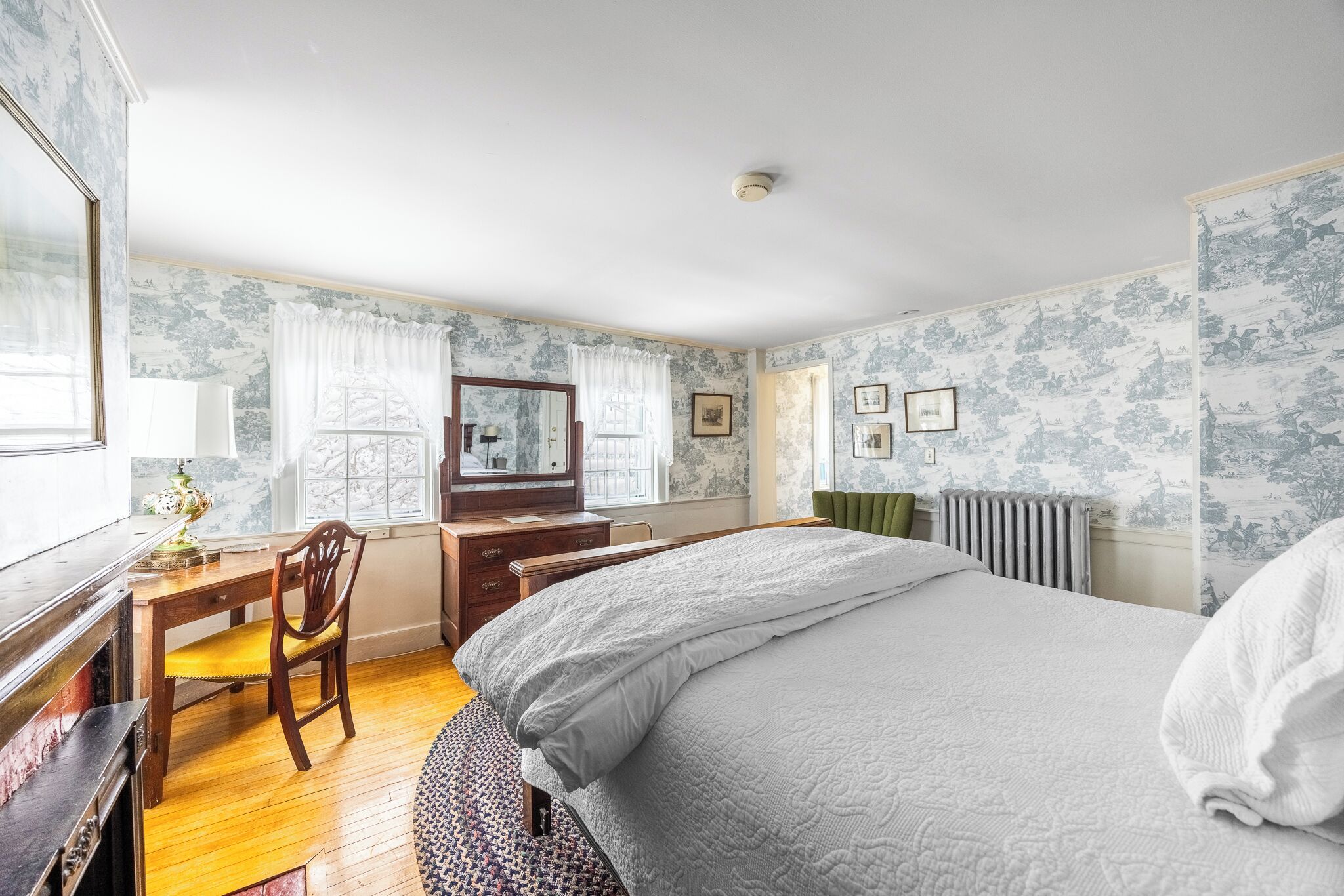 Romantic Double Room, 1 Queen Bed, Private Bathroom, Garden View