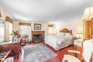 Romantic Double Room, Private Bathroom, Garden View - Blue Hill Inn (Blue Hill)