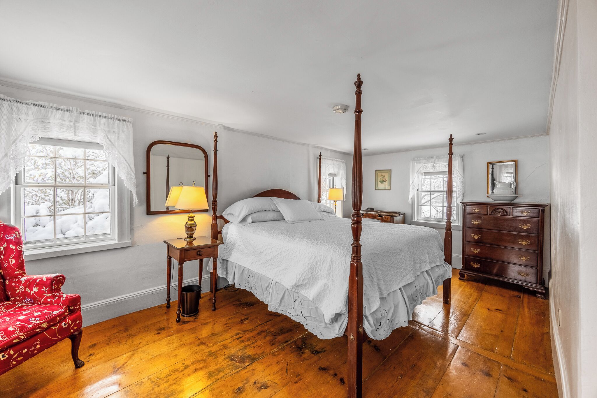 Luxury Double Room, 1 King Bed, Private Bathroom, Garden View