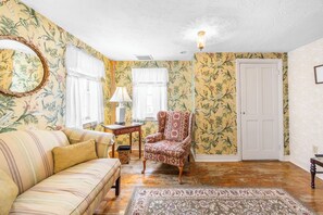 Romantic Double Room, 1 Queen Bed, Private Bathroom, Garden View | Living area - Blue Hill Inn (Blue Hill)