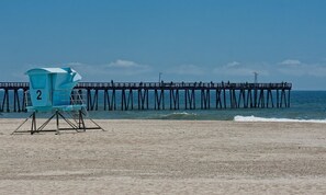 Beach - Charming ocean front 2-bedroom condo in beautiful Port Hueneme (Port Hueneme)