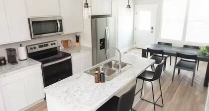 Modern Two Bedroom Townhouse with garage