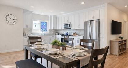 Levi’s Retreat – 2 Kings, Mural, Free Parking