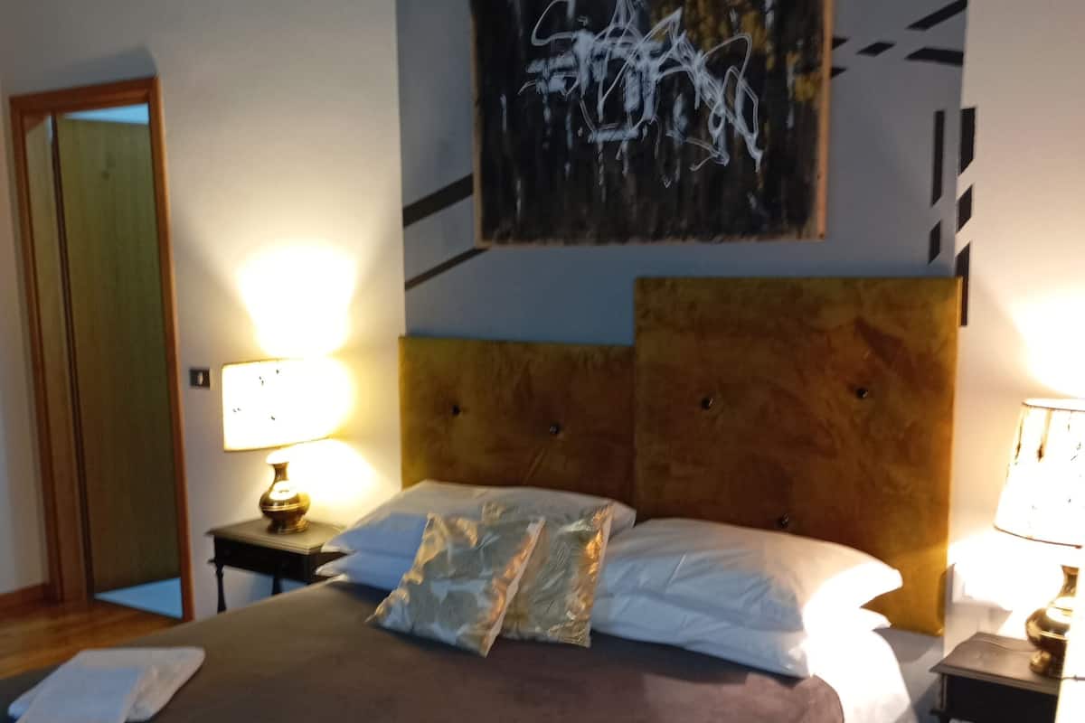 Comfort Double Room, 1 Queen Bed | WiFi (free)