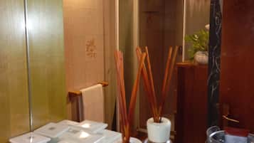 Doppia Comfort | Bagno | Doccia, asciugacapelli, asciugamani, sapone