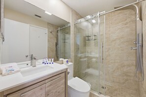 Hair dryer, towels - St Pete Isla Vista Verde E 4-230 (Isla Del Sol)