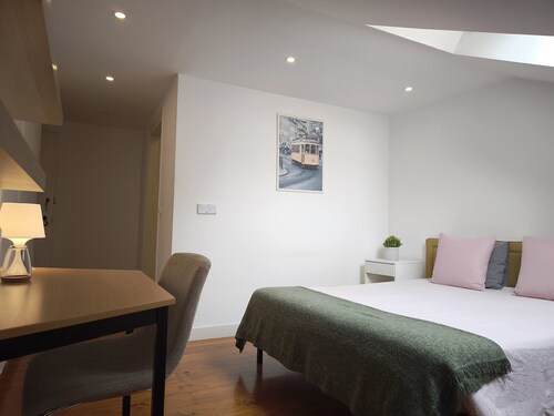 Cozy Suite in Bairro Alto Shared House