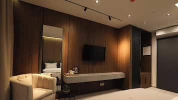 Deluxe Double Room, Balcony, Garden View