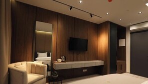 Deluxe Double Room, Balcony, Garden View | In-room safe, blackout drapes, free WiFi - Resort Anës Drinit  (Radac)