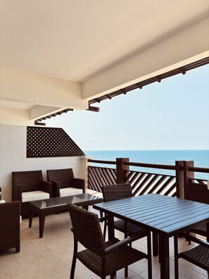 Outdoor dining - 1373  Ocean Front 2 bedroom (Bajos de Chila)