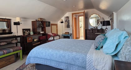 Coastal Serenity in the Heart of Kodiak!