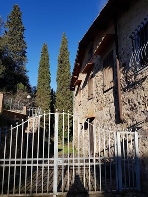 Khuôn viên nơi lưu trú