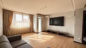 ํจ๋ฐ๋ฆฌ๋ฃธ, ๋ฐ์ฝ๋, ์๋ด ์ ๋ง | ๊ฑฐ์ค ๊ณต๊ฐ