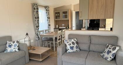 Serenity at the edge of the lake